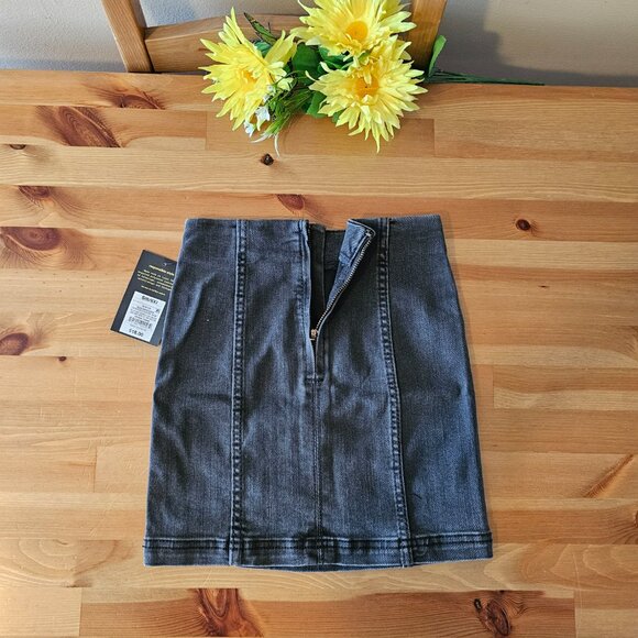 Art Class - Girls' Mini Skirt Side Seam Denim - Size S 6/6X Black Wash - Picture 9 of 10